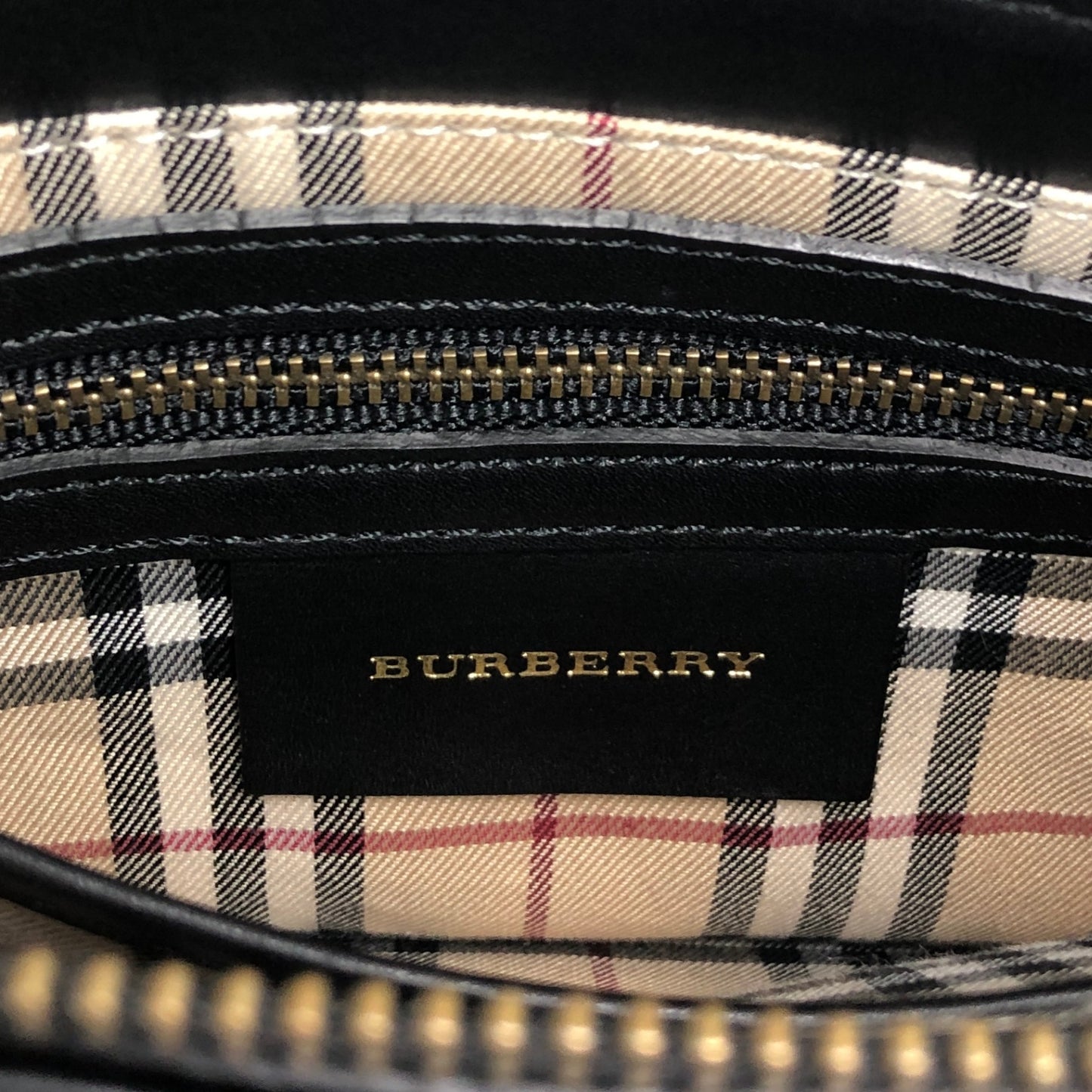 BURBERRY Logo Embossed Shoulder bag Black Vintage h85zzd