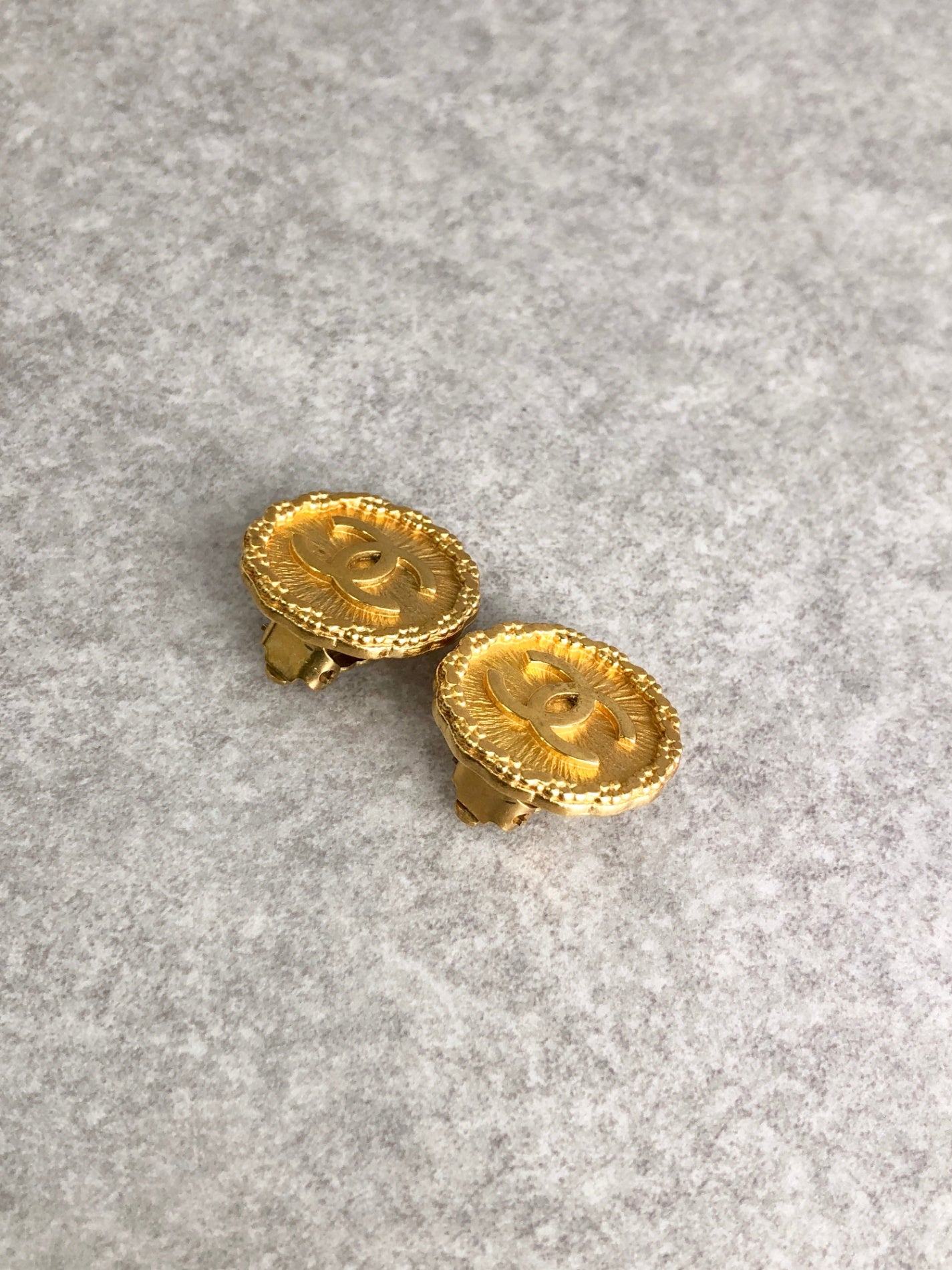 CHANEL Coco Mark   Earrings Gold Vintage   z3j67k