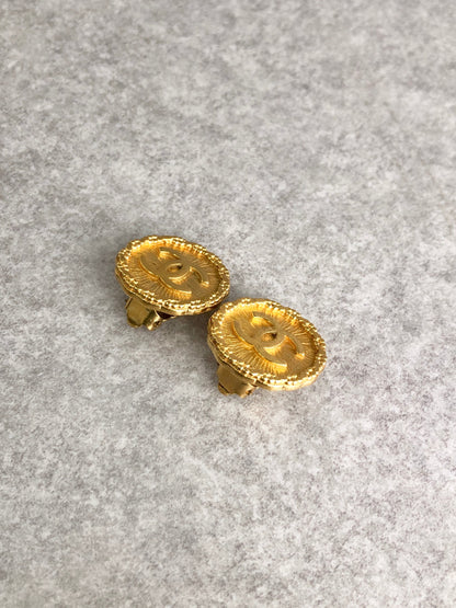 CHANEL Coco Mark   Earrings Gold Vintage   z3j67k