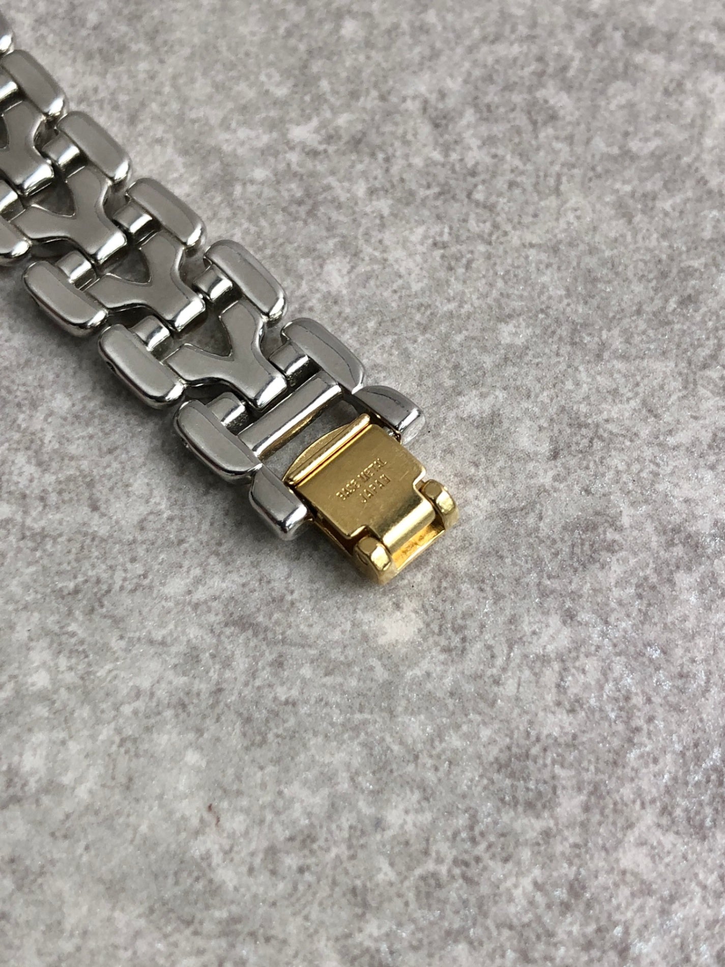 Yves Saint Laurent YSL Logo Watch Gold Vintage znz68y