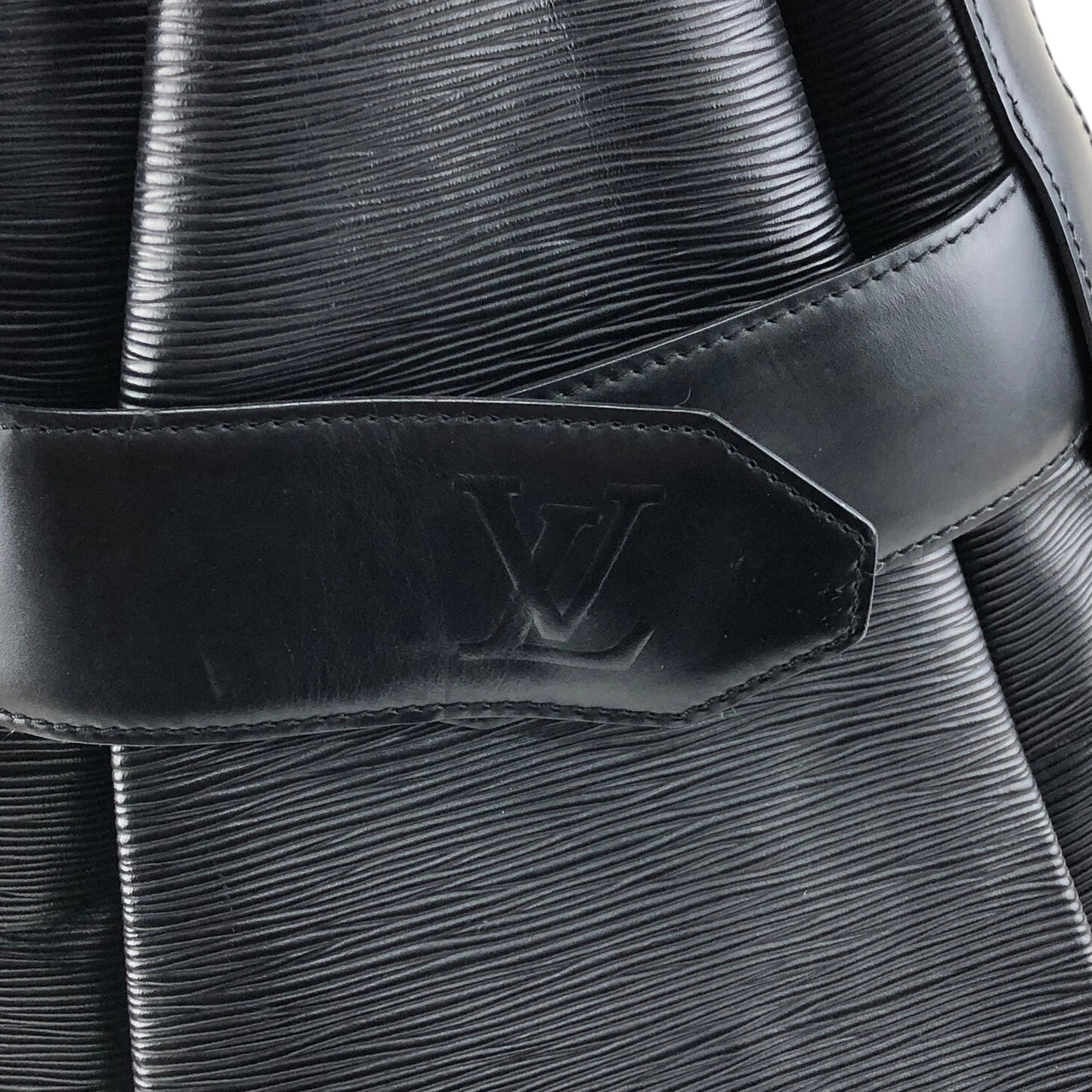 LOUIS VUITTON Epi Drawstring Shoulder bag Black Vintage v8epcv