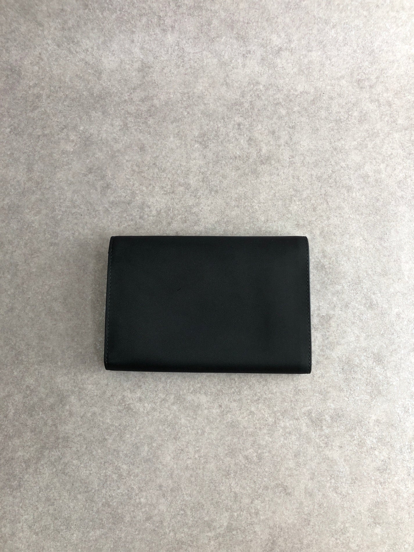 PRADA Triangle Logo Trifold Wallet Black Vintage vyy3iv