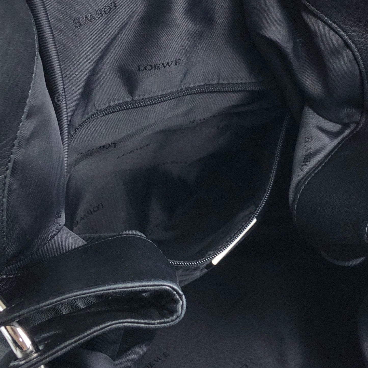 LOEWE Shoulder bag Hobobag Black Vintage a5i6ns