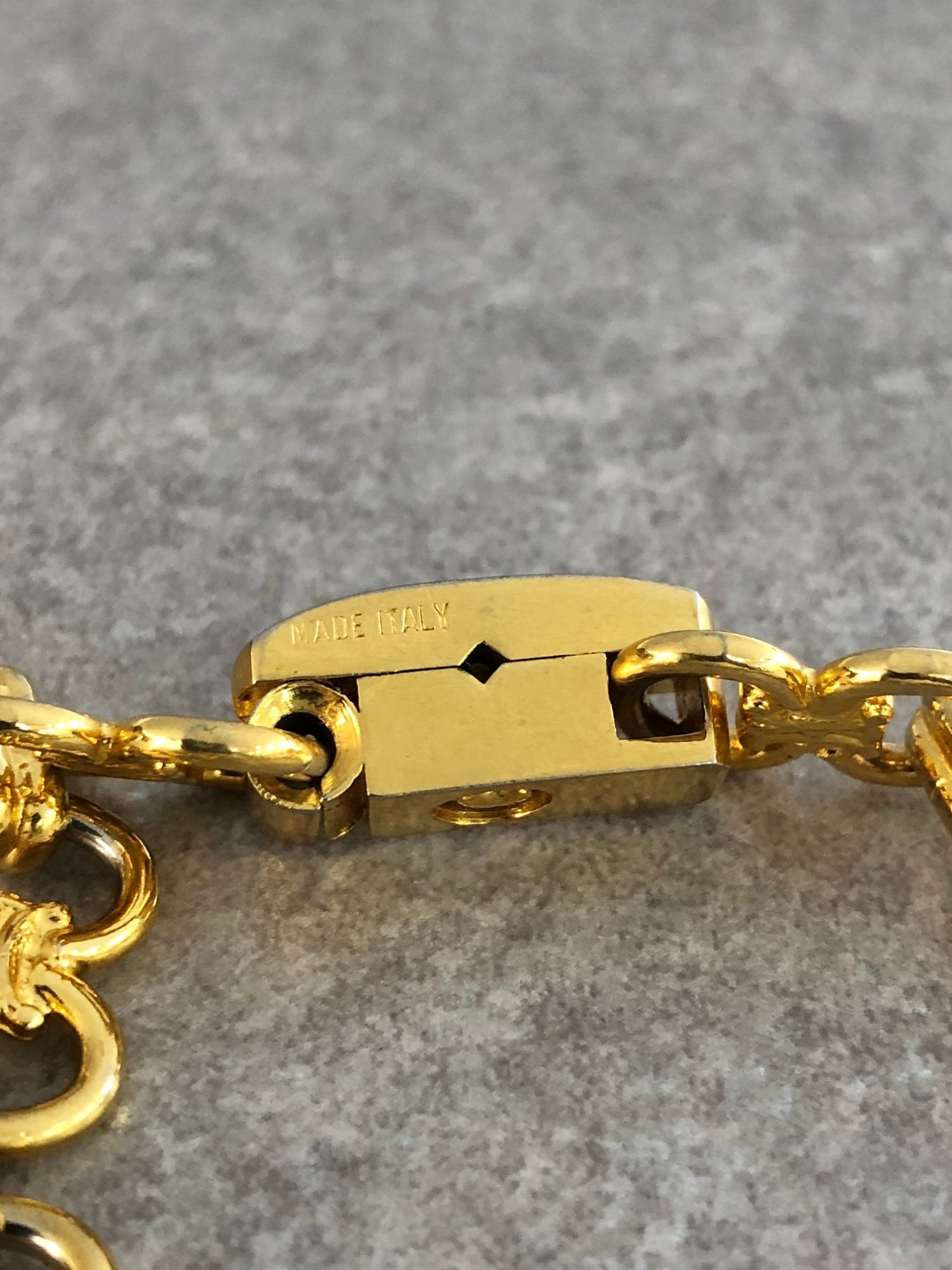 CELINE Triomphe Bracelet Gold Vintage pizz4a – VintageShop solo