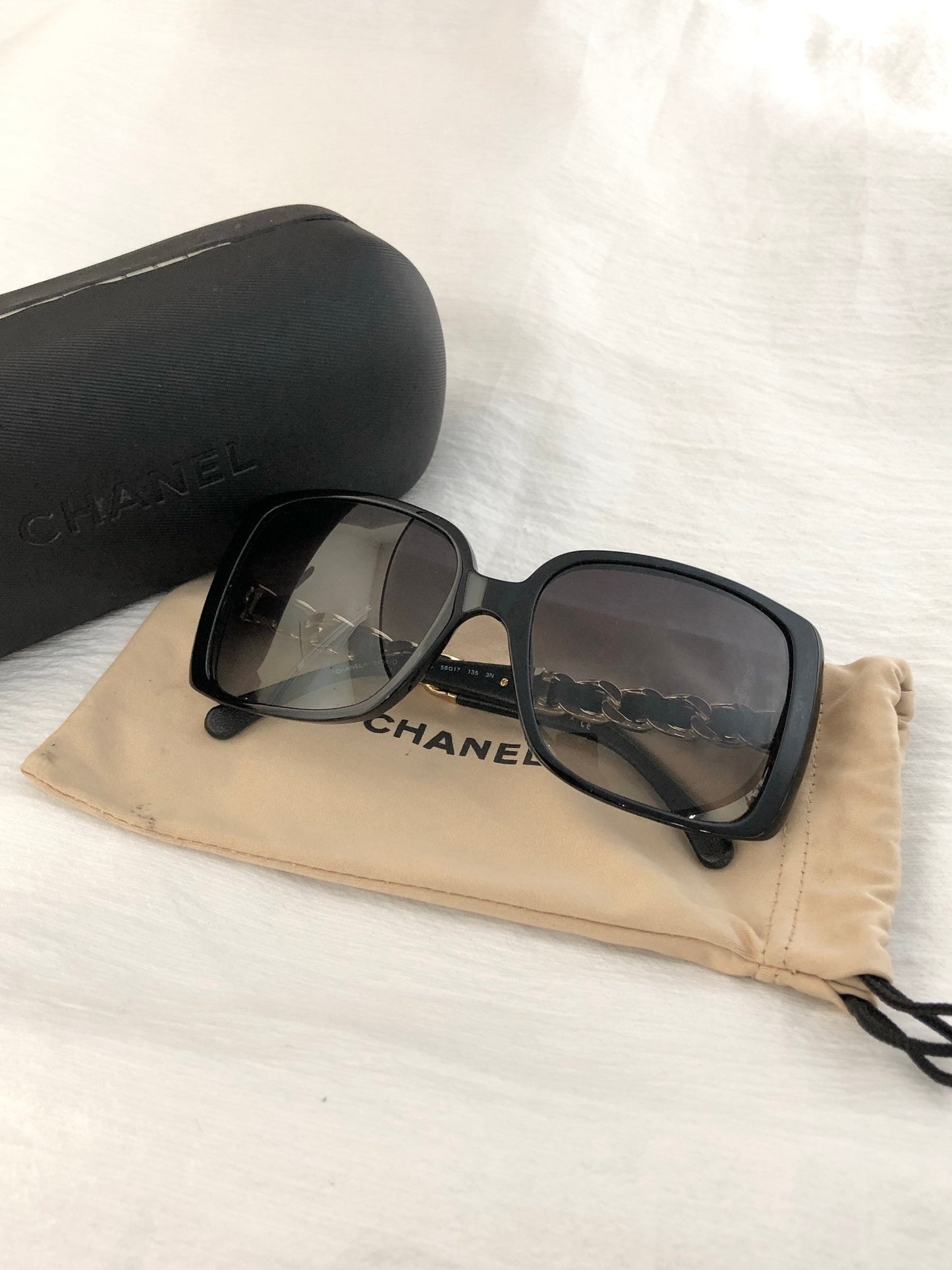 CHANEL Coco Mark Sunglasses Black 5208Q Vintage zxav3n