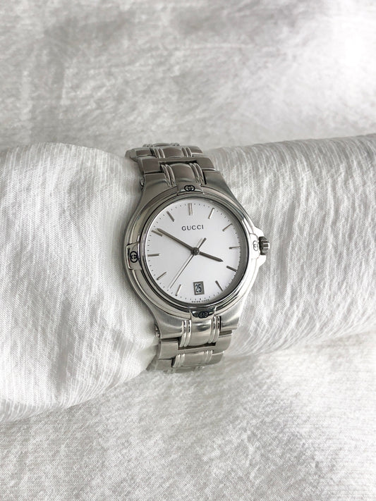 GUCCI Logo Quartz Watch Silver 9040M Vintage 5jb7um