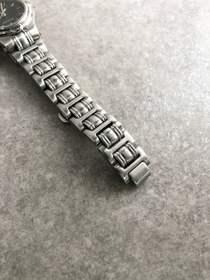 GUCCI Logo Quartz Watch Silver×Black 9040L Vintage z3cdyu