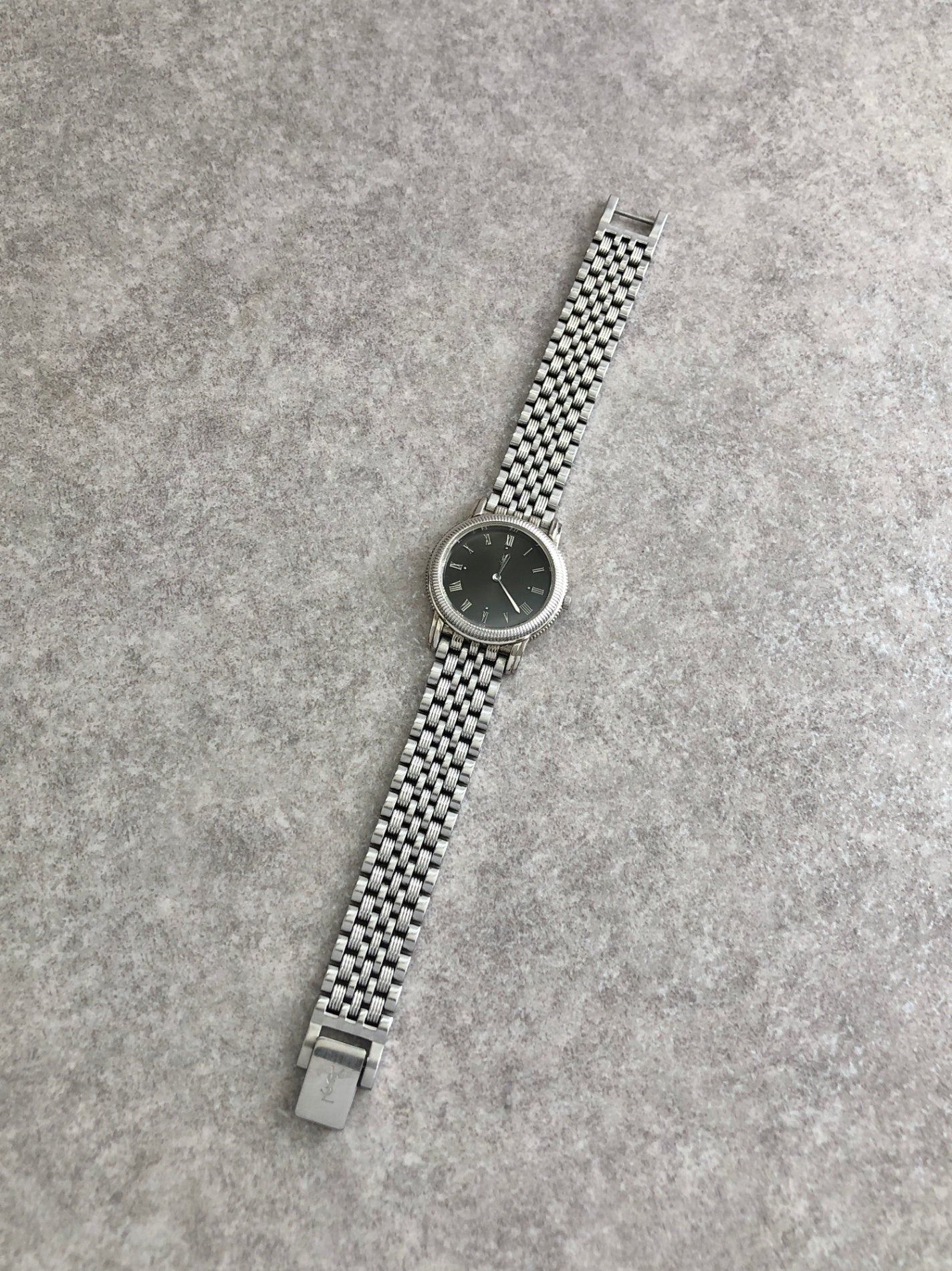 Yves Saint Laurent Logo  Quartz Watch Silver 5421-F46452 Vintage rij653