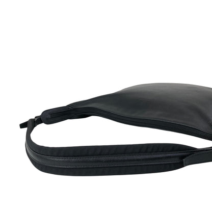 GUCCI Logo Embossed Shoulder bag Black Vintage v755ui