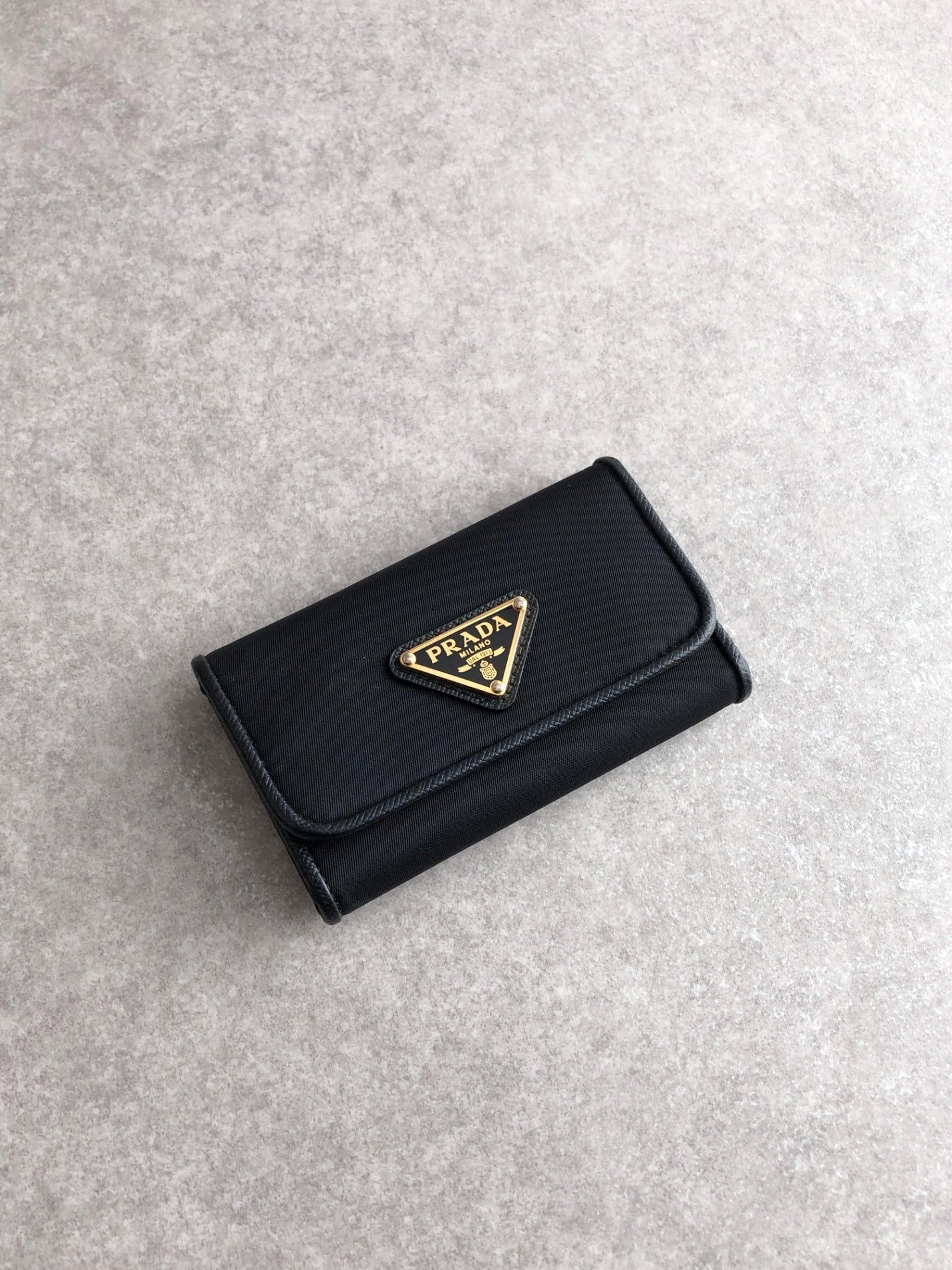PRADA Triangle Logo Key Case Black 1PG222 Vintage yngsxb