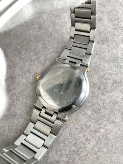 GUCCI Logo Quartz Watch Silver×Gold 9000Ｍ Vintage sfxwi2