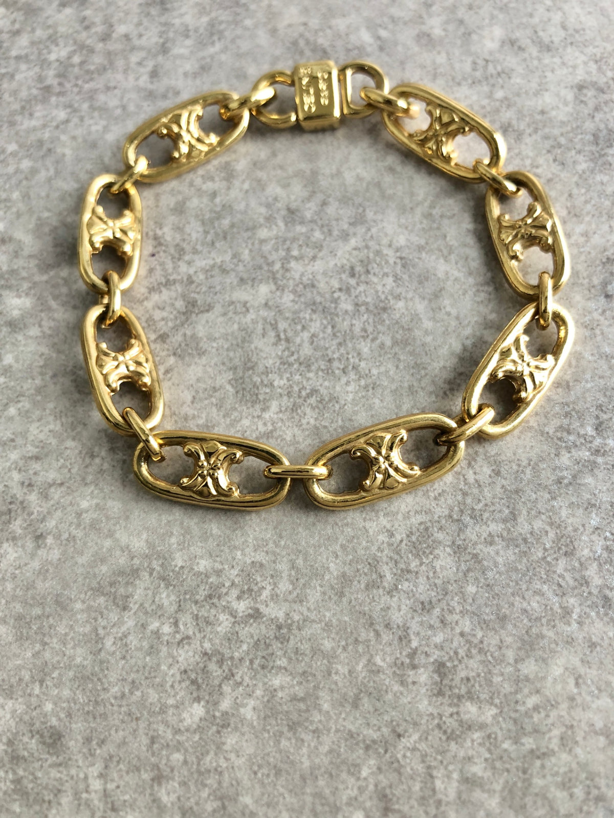 CELINE Blason Bracelet Gold Vintage 4gifcy