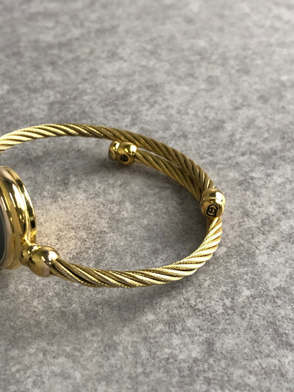 GUCCI Logo Bangle Quartz Watch Gold×Black 2700.2.L Vintage bykvde