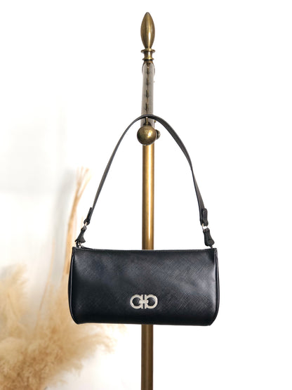 Salvatore Ferragamo Gancini Shoulder bag Black Vintage 52xyvd