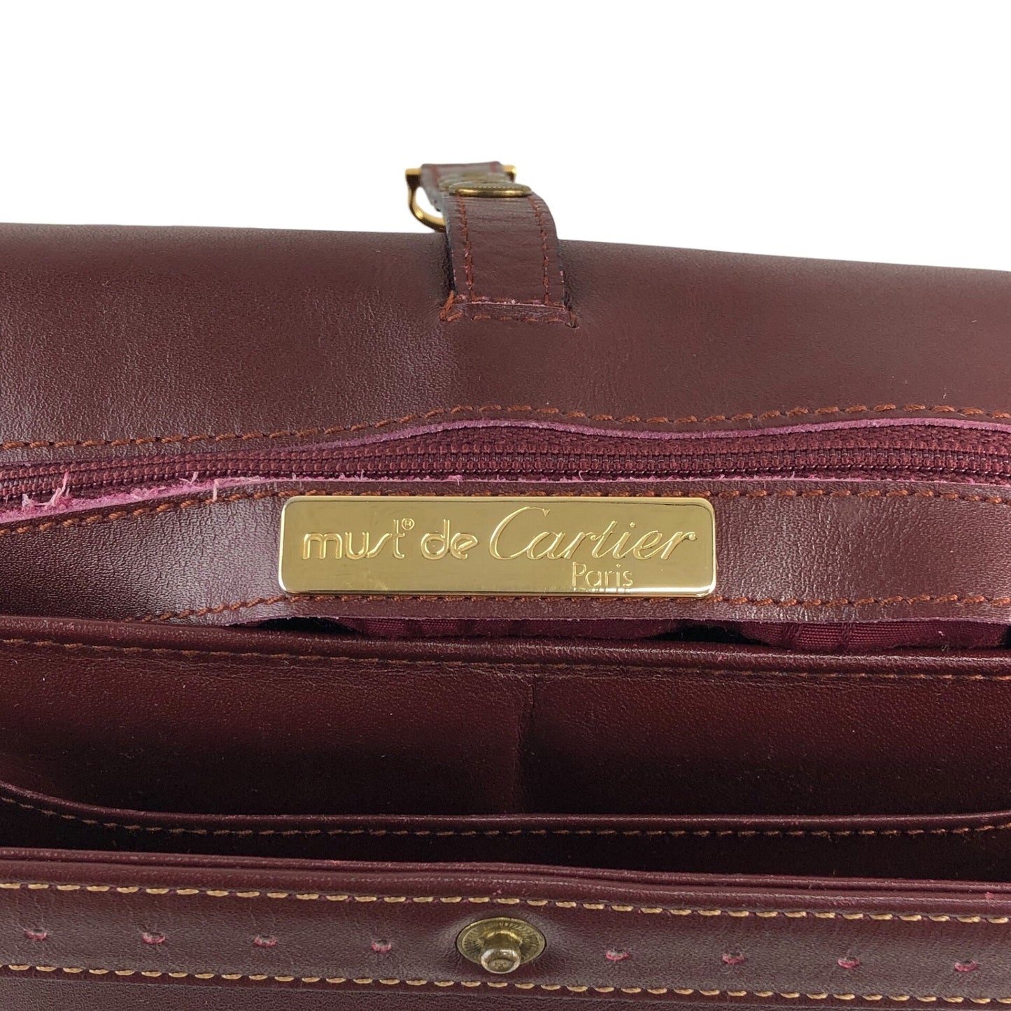Cartier Logo Embossed Round Shoulder bag Bordeaux Vintage i6sky4