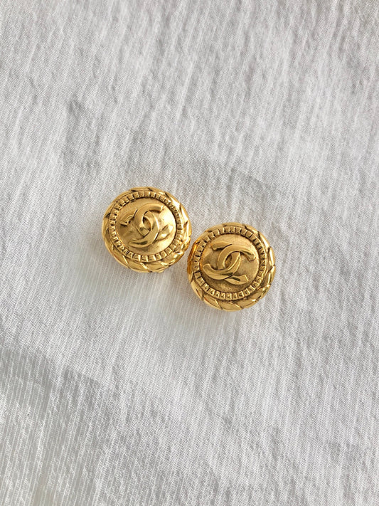 CHANEL Coco Mark Earrings Gold Vintage h3r7bg