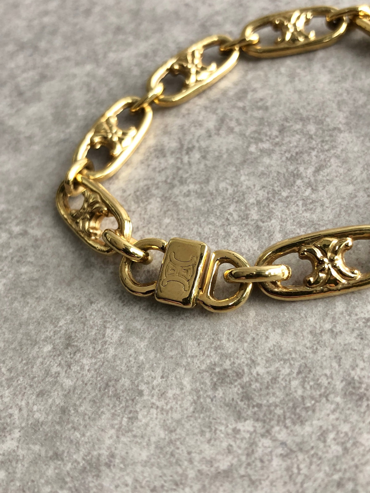 CELINE Blason Bracelet Gold Vintage 4gifcy