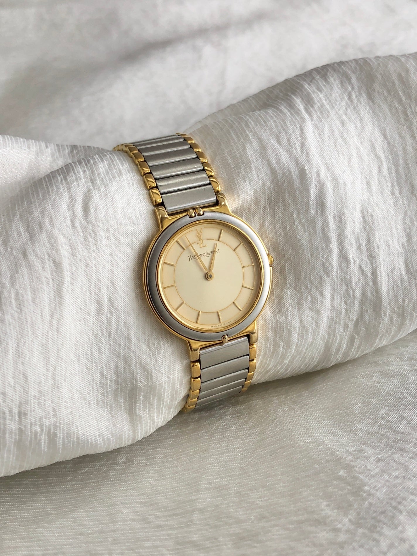 Yves Saint Laurent YSL Logo Quartz Watch Silver×Gold 4620-E62267Y Vintage ehmzr7