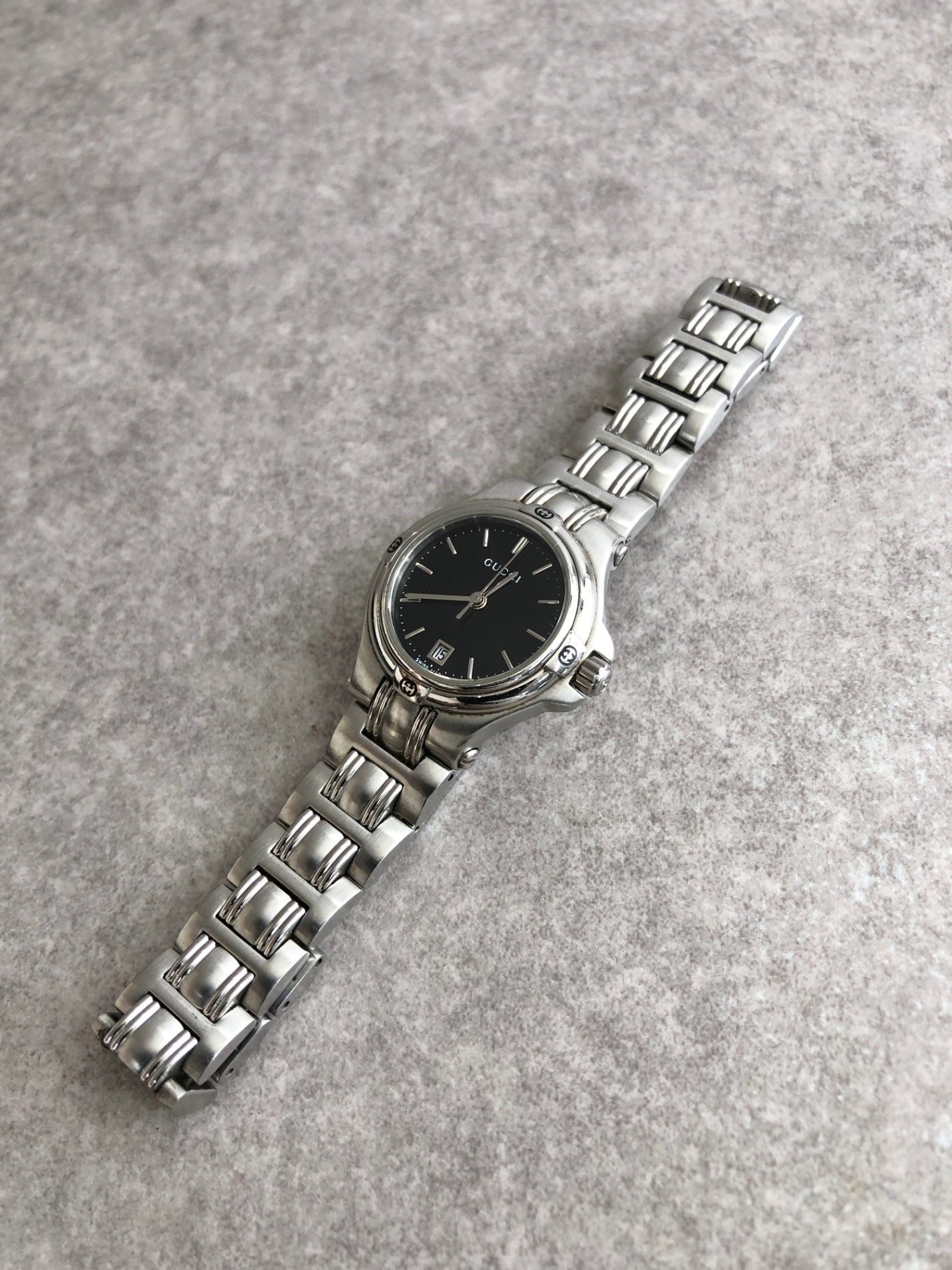 GUCCI Logo Watch Silver×Black 9040L Vintage fdpzxa
