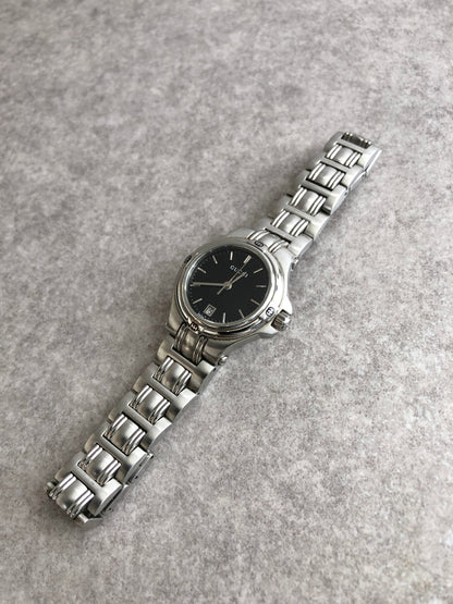 GUCCI Logo Watch Silver×Black 9040L Vintage fdpzxa