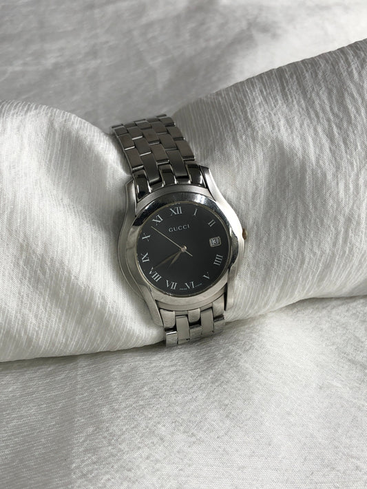 GUCCI Logo Quartz Watch Silver×Black 5500M Vintage cuwdx2