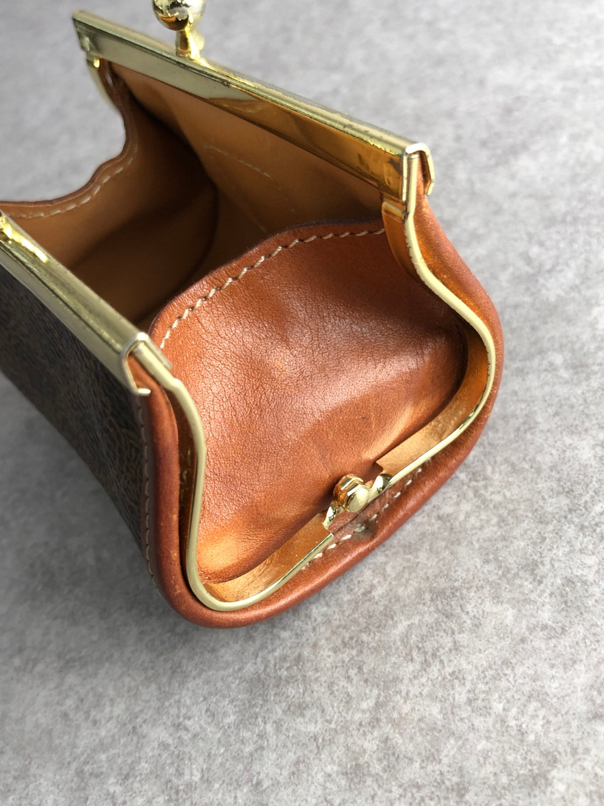 CELINE Macadam Blason Metal Clasp Coin Purse Brown Vintage m4dt4w