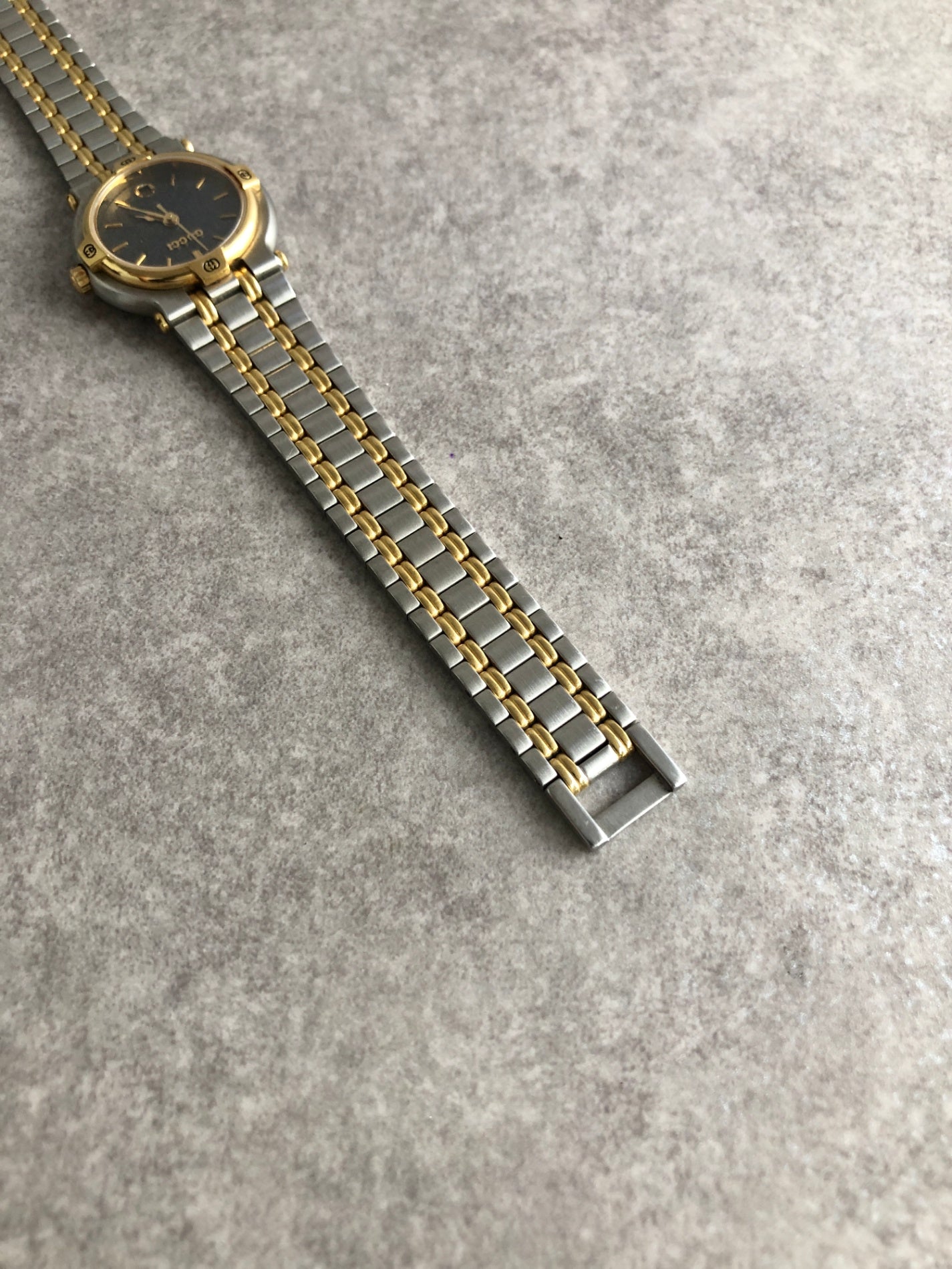 GUCCI Logo Quartz Watch Silver×Gold 9000L Vintage nv7cwc