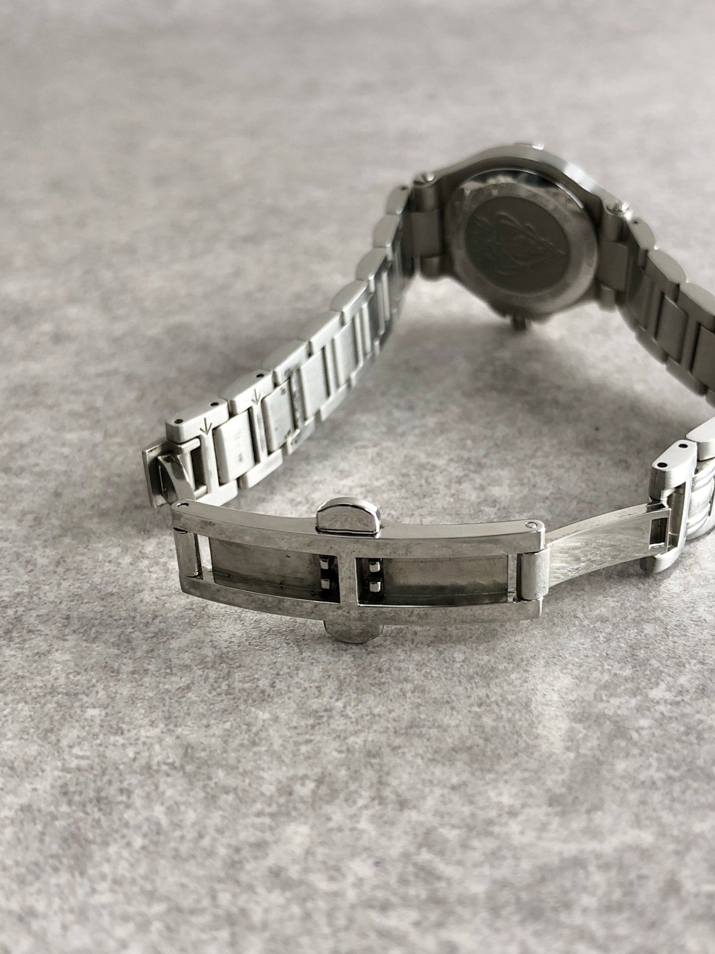 GUCCI Logo Quartz Watch Silver 9040L Vintage d4t5bp – VintageShop solo