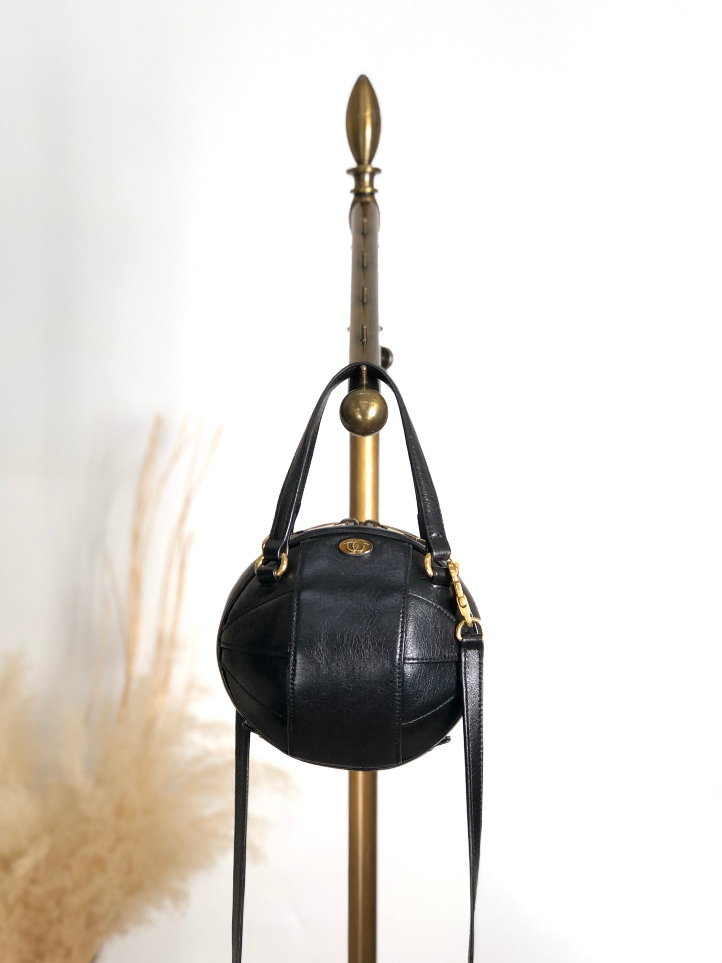 GUCCI GG Logo Shoulder bag Black Vintage ym72ux