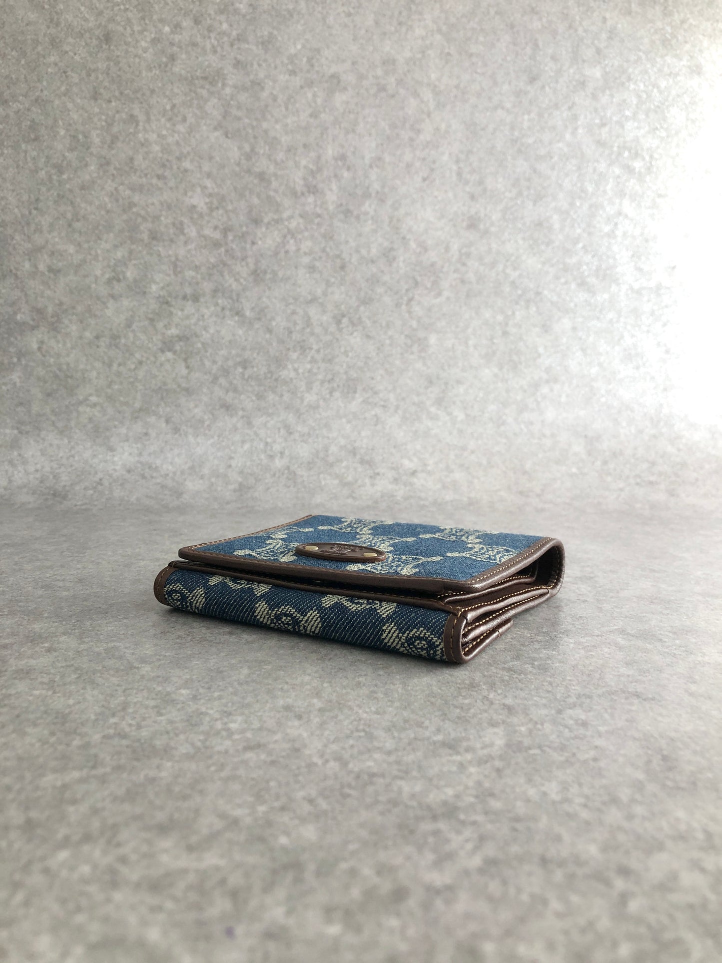 CELINE Triomphe Blason Folded Wallet Indigo Vintage 3pep8h
