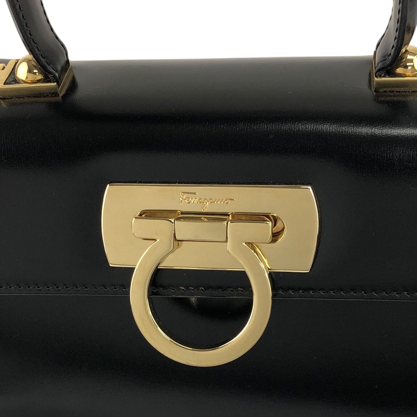 Salvatore Ferragamo Gancini Two-way Handbag Shoulder bag Black Vintage vbbuay