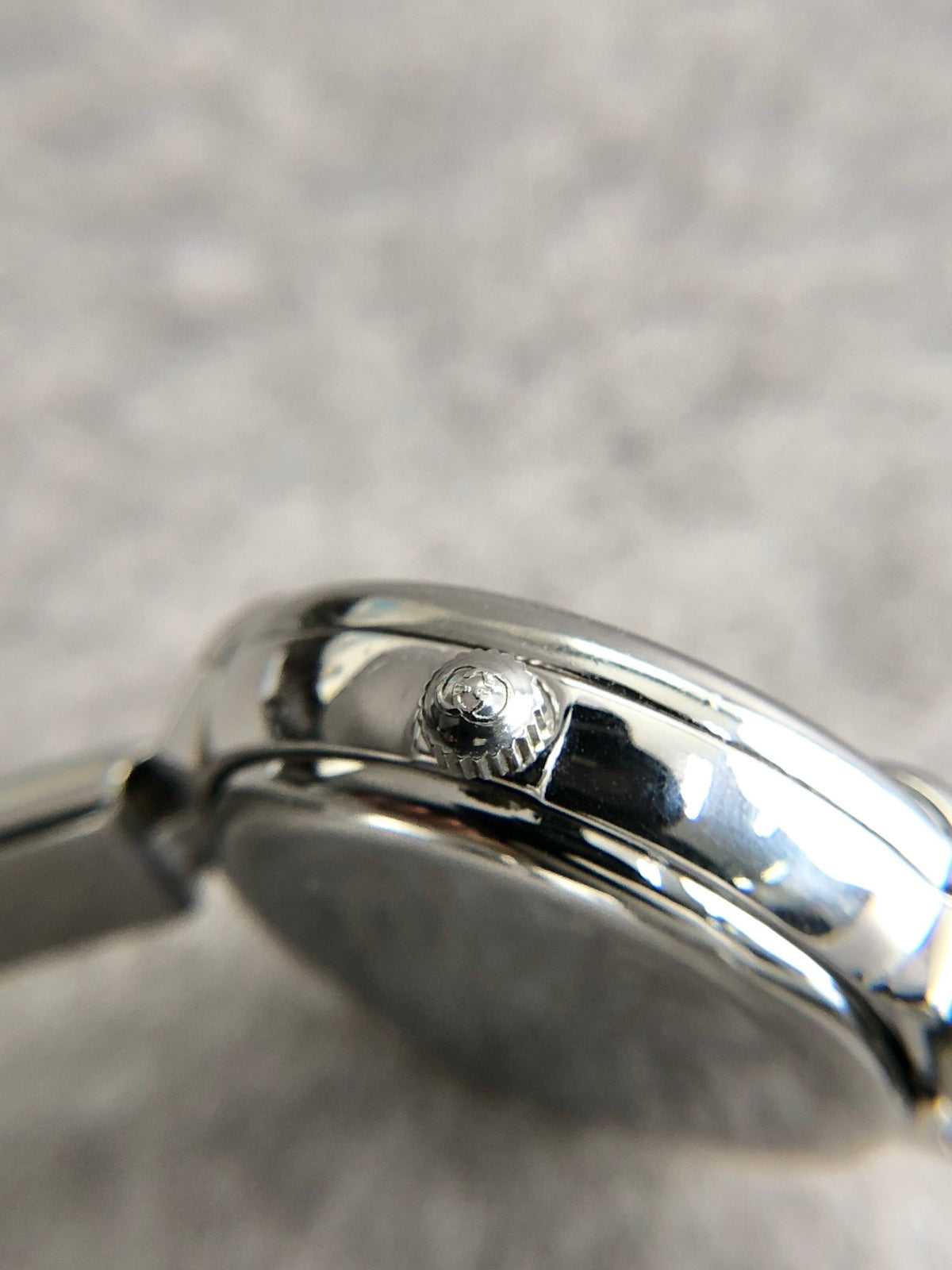 GUCCI Logo Quartz Watch Silver Vintage y43gce