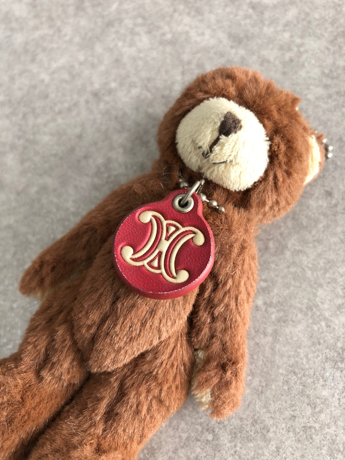 CELINE Triomphe Bear Motif Charm Brown Vintage x2kpmm