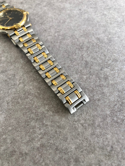 GUCCI Logo Watch Silver×Gold 9000M Vintage wa3rva