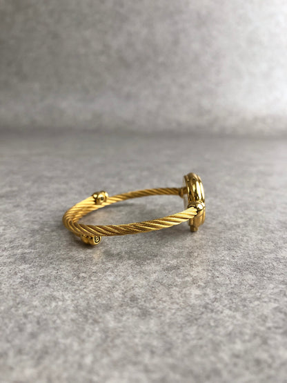GUCCI Logo Bangle Quartz Watch Gold 2700.2.L Vintage zxiigr
