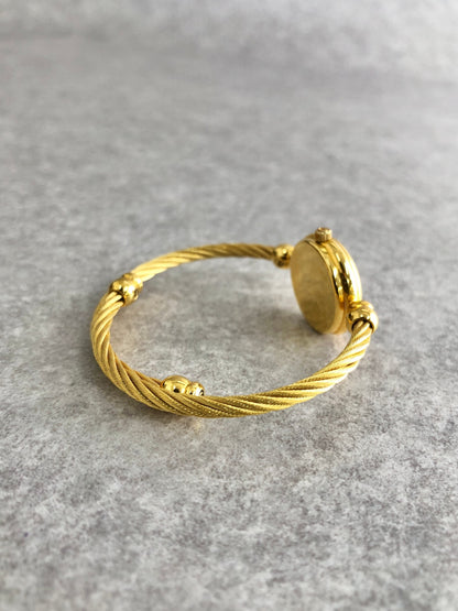 GUCCI Logo Bangle Quartz Watch Gold Vintage bzmjuk