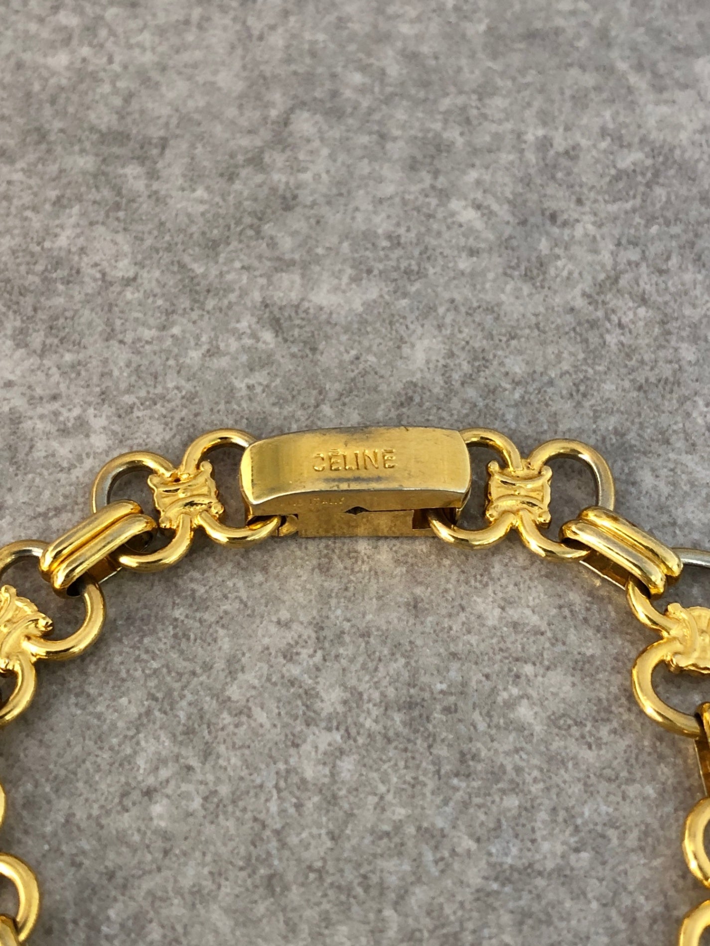 CELINE Triomphe Bracelet Gold Vintage pizz4a – VintageShop solo