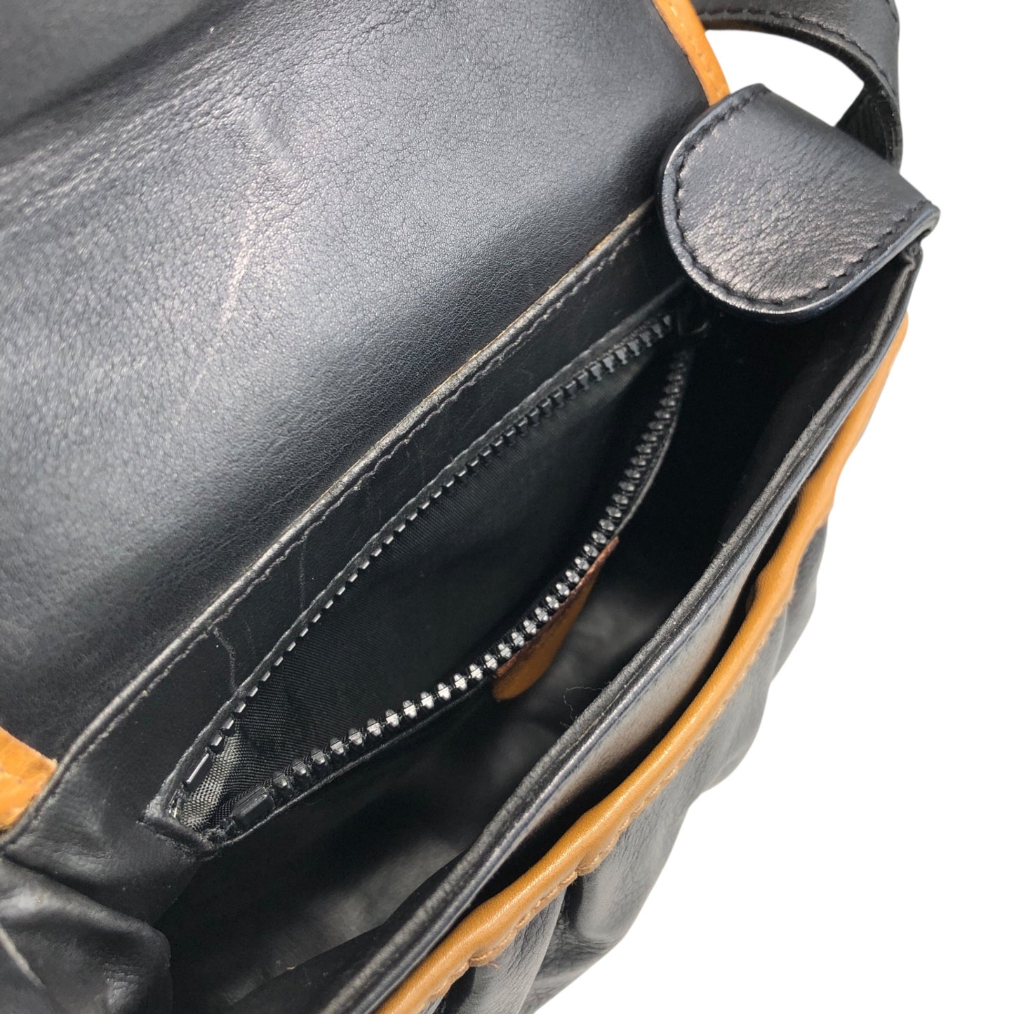 CELINE Blason 前扣肩背包 黑色復古 m2bms5