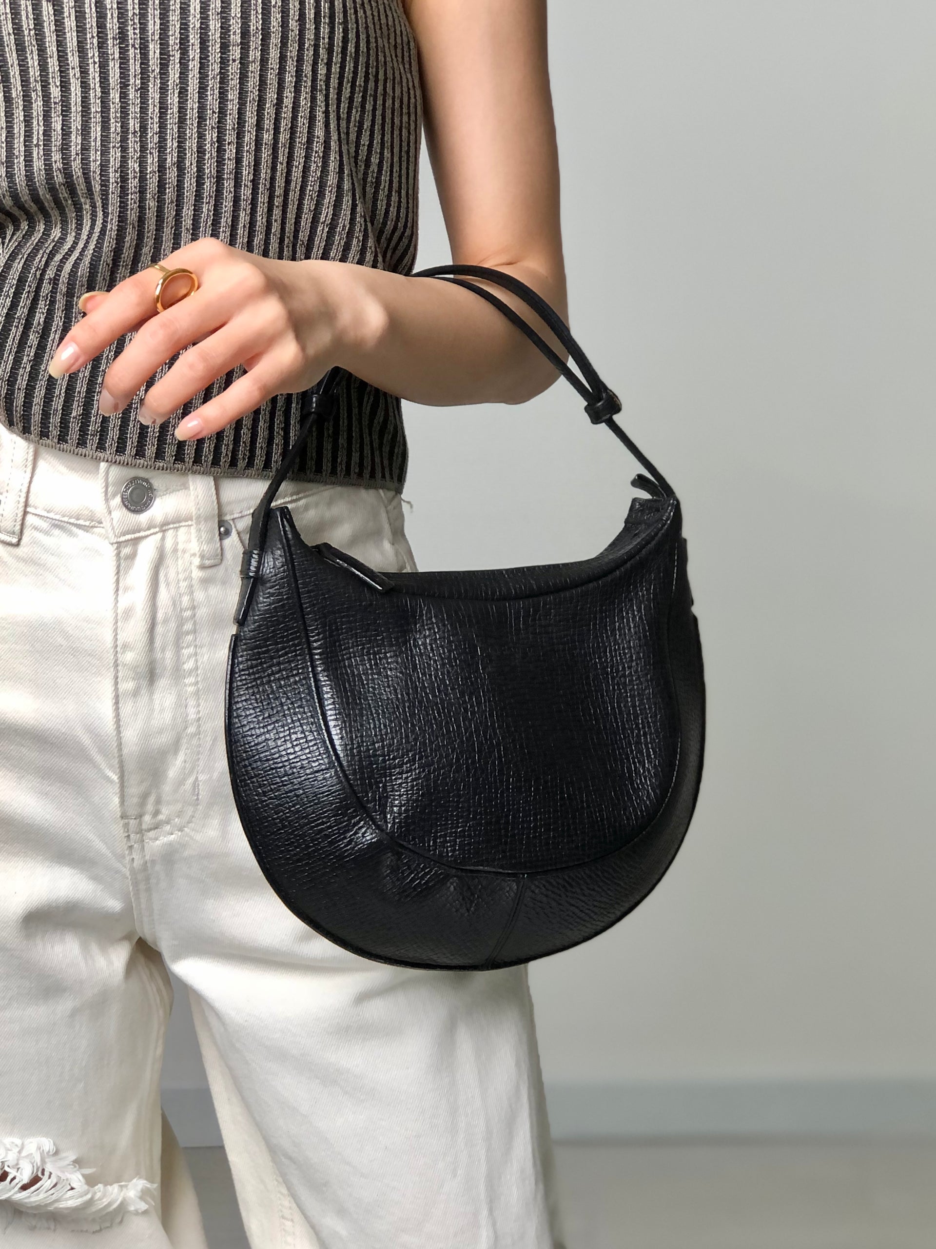 LOEWE Logo Embossed Shoulder bag Black Vintage f8w4m7 