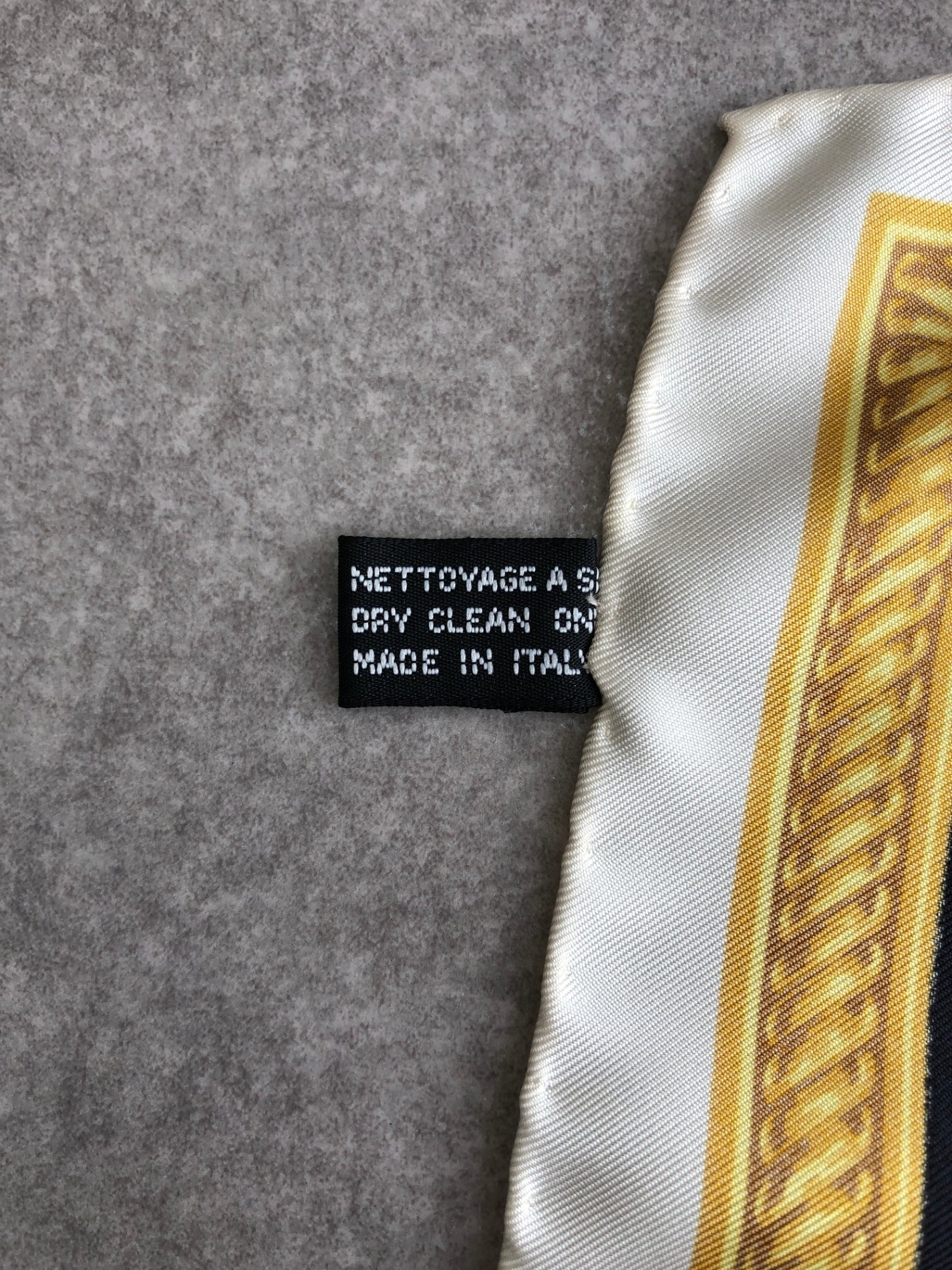 Christian Dior Logo Motif SILK Scarf Gold×Black Vintage ikbe8h