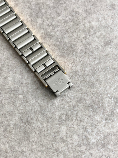 Yves Saint Laurent YSL Logo Quartz Watch Silver×Gold 1030081 Vintage rf4piy