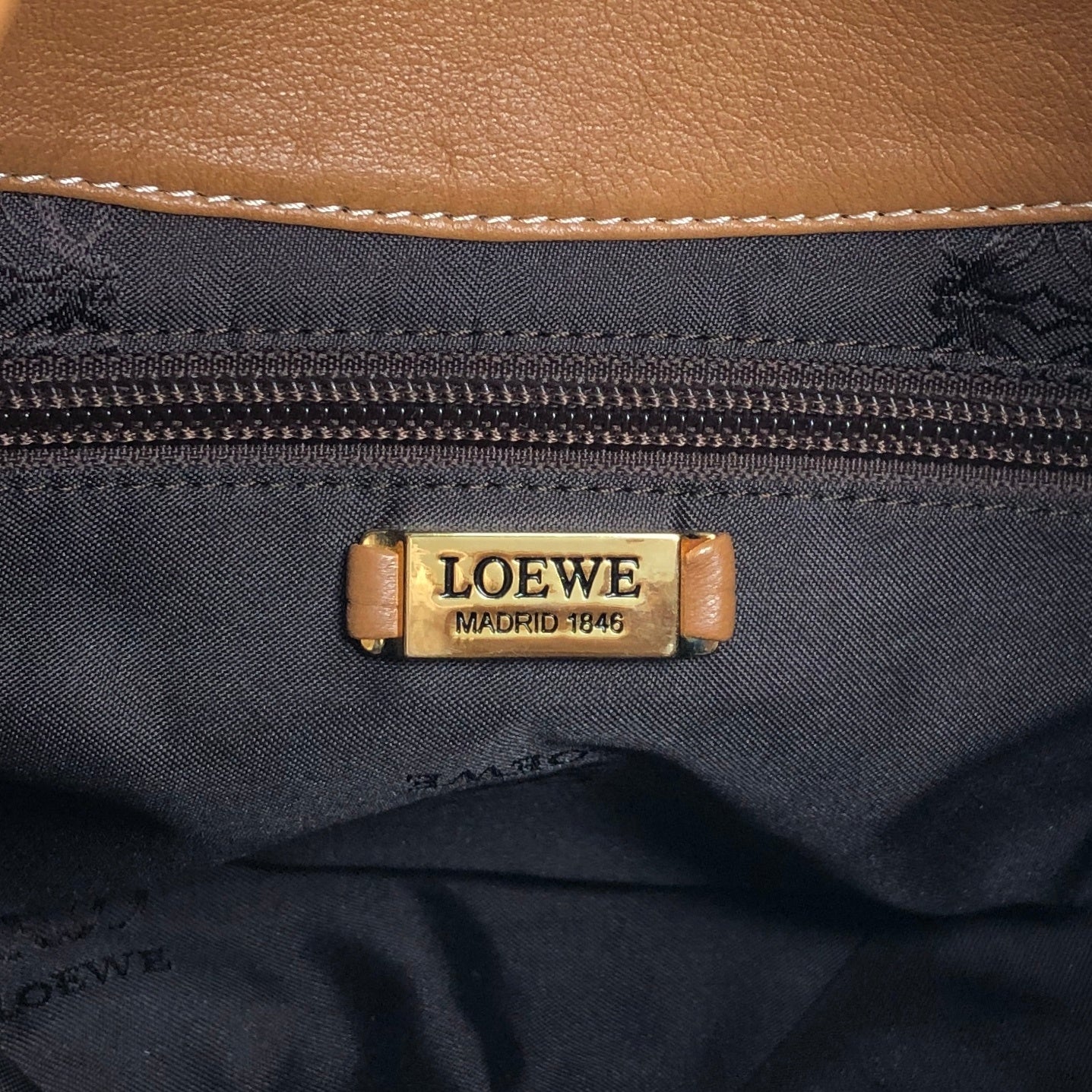 LOEWE Anagram Shoulder bag Hobobag Camel Vintage 6sxnri