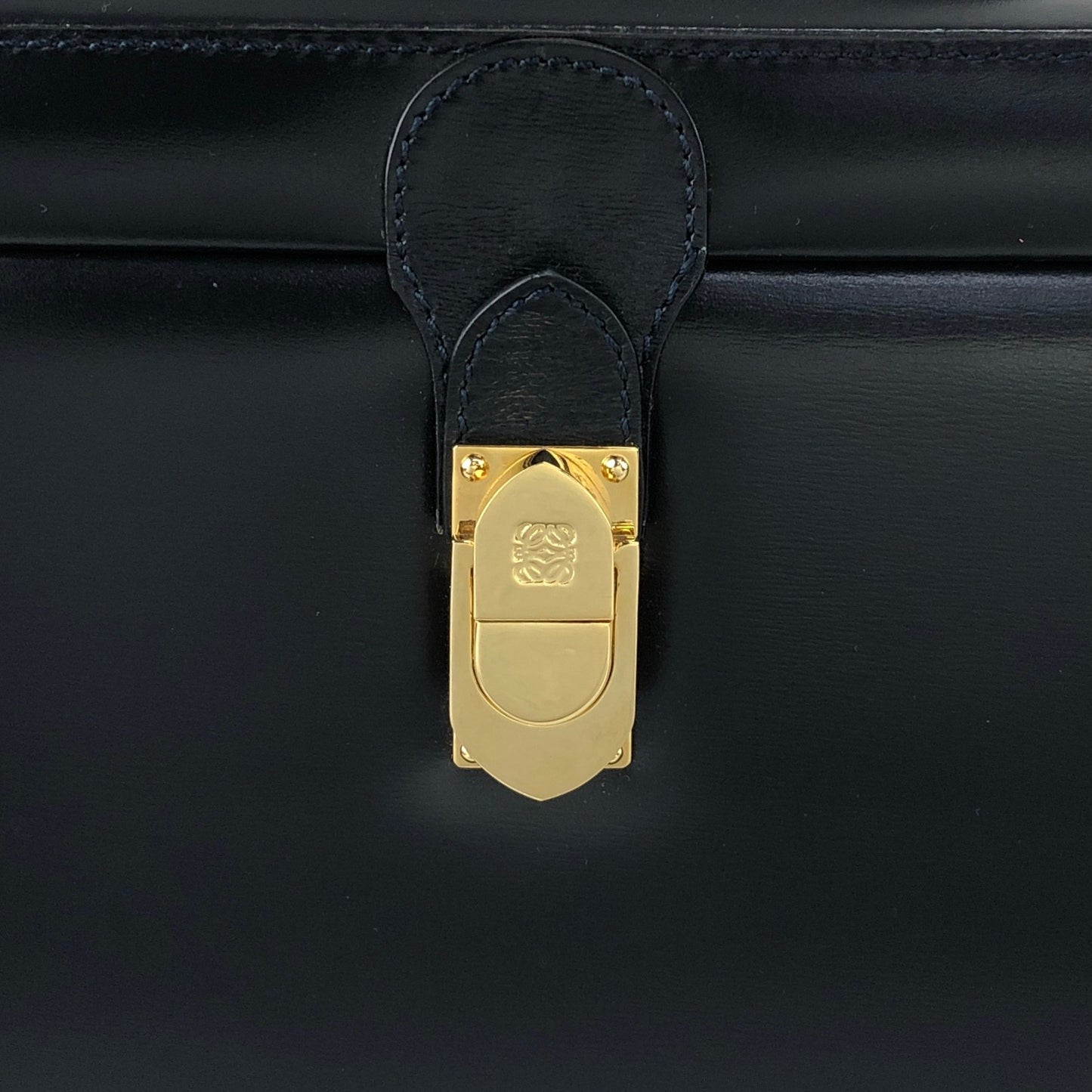 LOEWE Anagram Handbag Vanity bag Navy Vintage kwwgaf