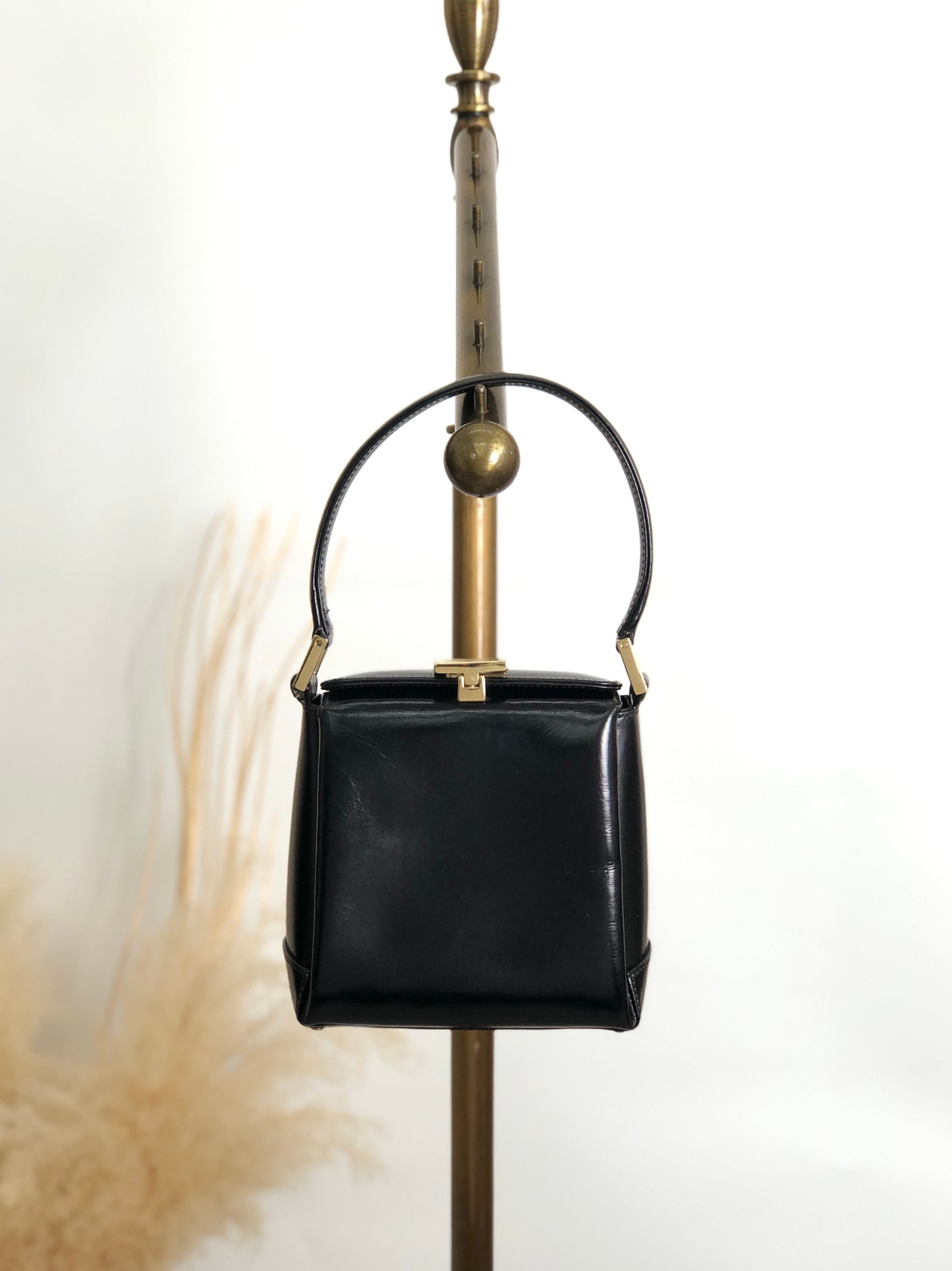 GUCCI Logo Small Handbag Black Vintage xwdrnw