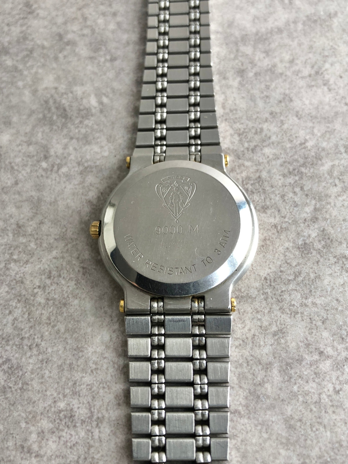 GUCCI Logo Quartz Watch Silver×Gold 9000M Vintage tr37i6
