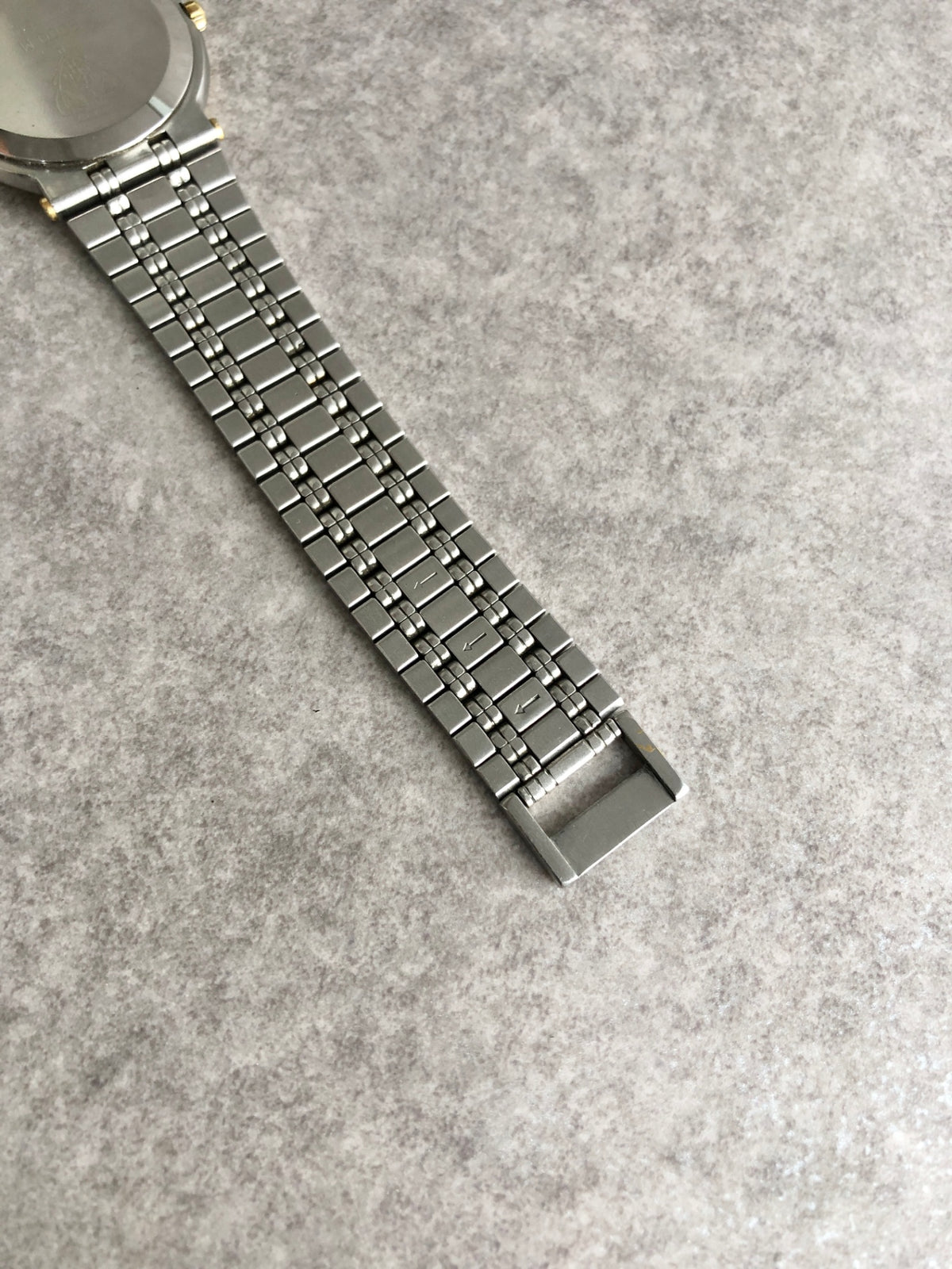 GUCCI Logo Quartz Watch Silver×Gold 9000M Vintage 6pbxdx