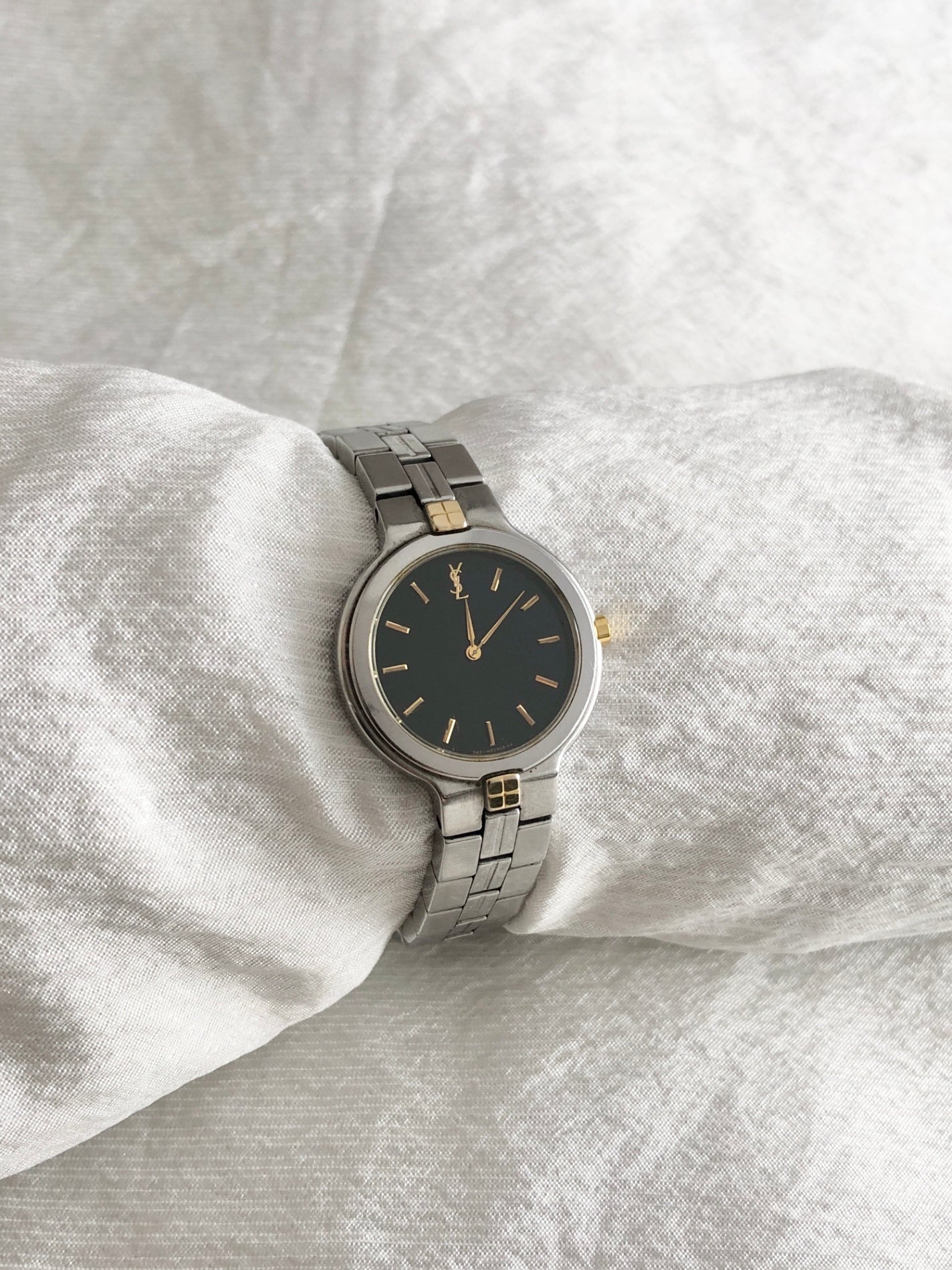 Yves Saint Laurent YSL Logo   Quartz Watch Silver 5421-H13939Y Vintage epnx46