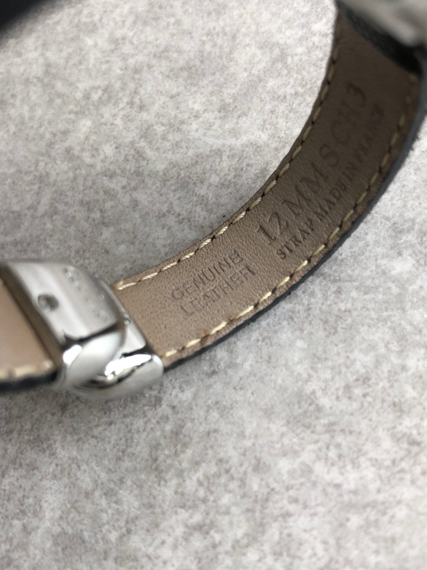 GUCCI Turn face Watch Silver×Black 6600L Vintage du6kys