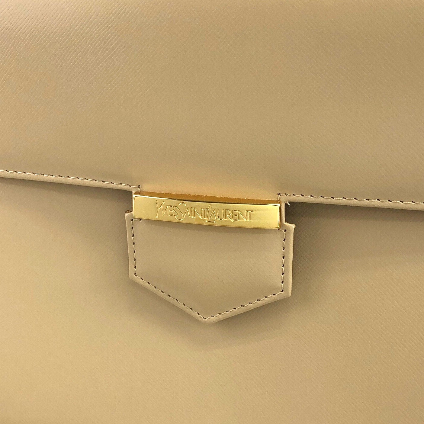 Yves Saint Laurent Logo Handbag Beige Vintage chnxpf