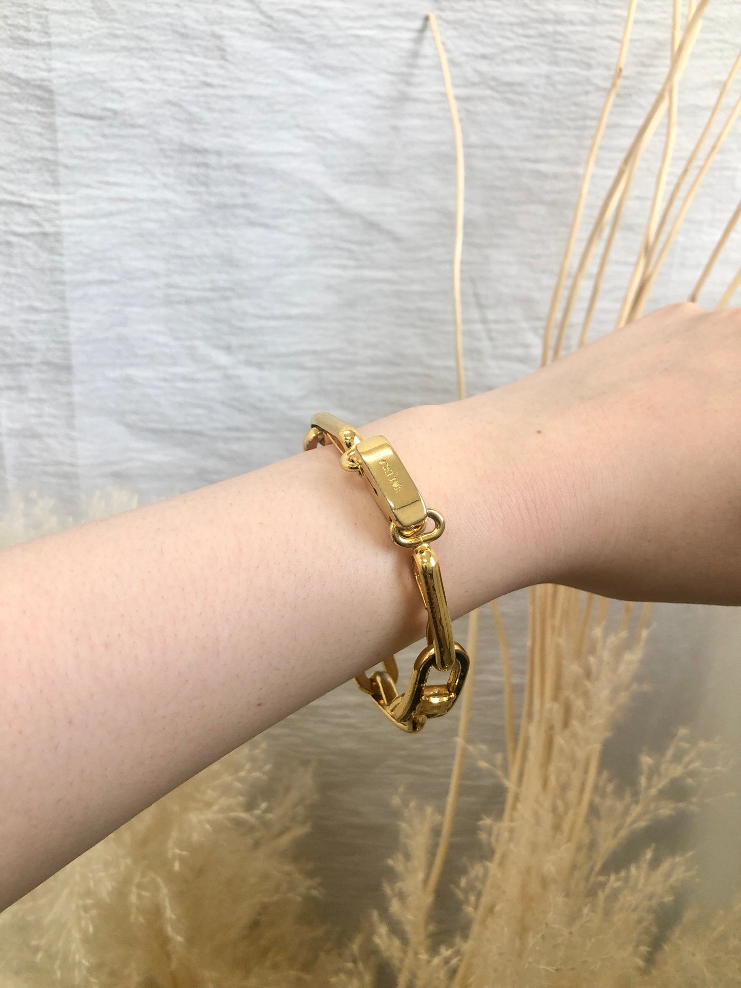 CELINE Blason Bracelet Gold Vintage ivp6ia